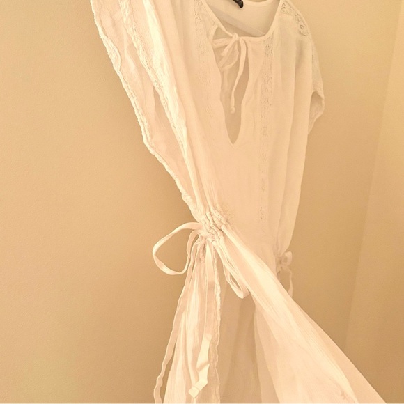 abercrombie & fitch white tied blouse - Picture 3 of 3